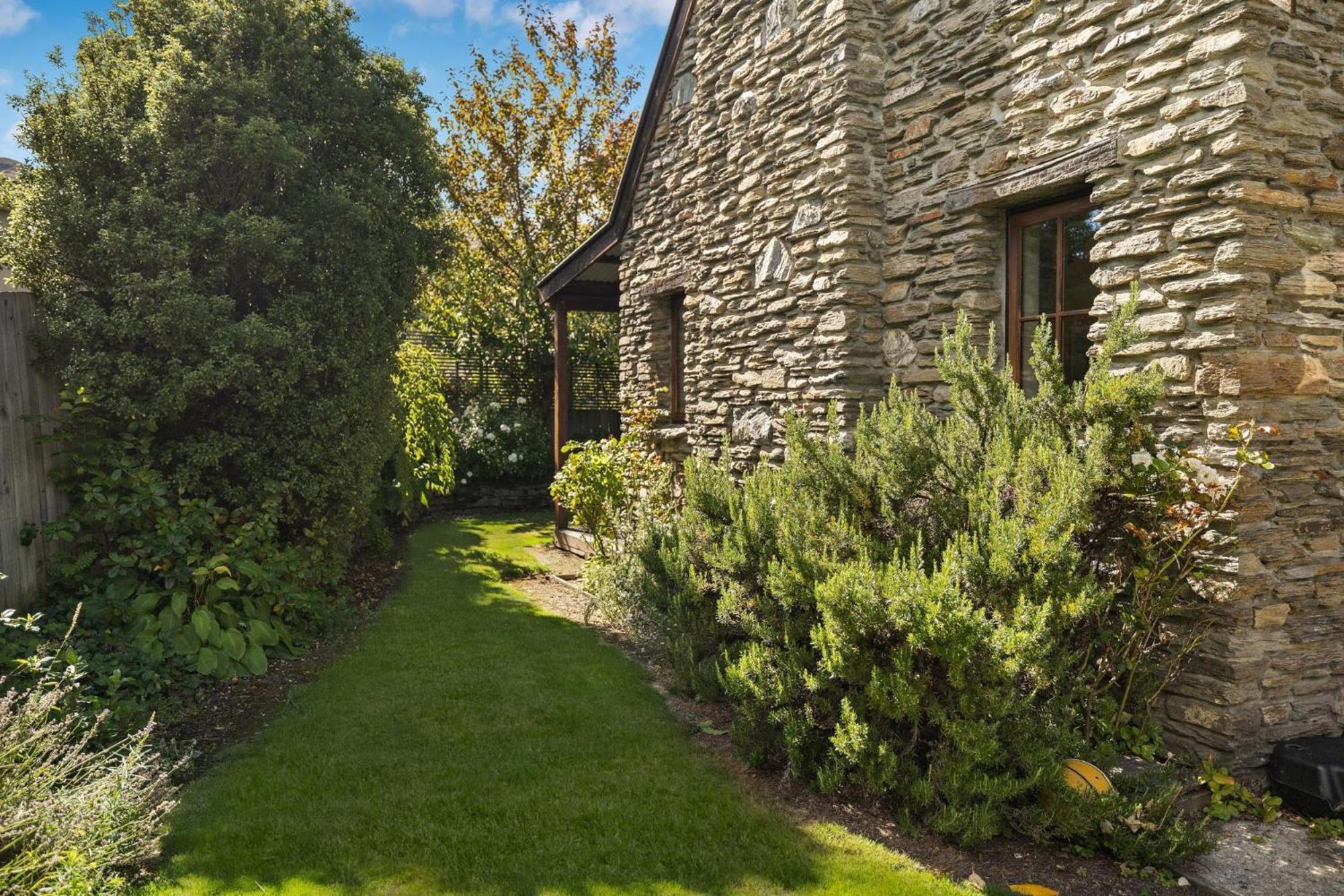 Maytime Cottage - Arrowtown Holiday Home ภายนอก รูปภาพ